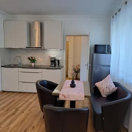Apartma Ema 1 Apartment