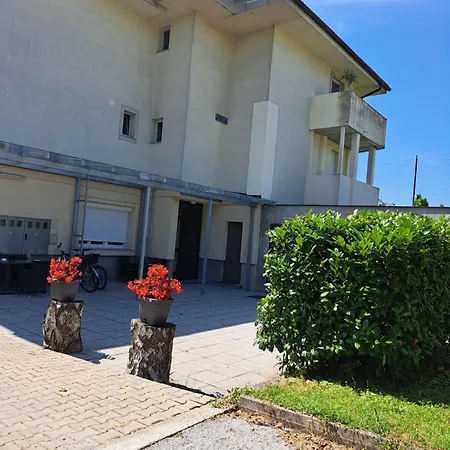 Lena Apartmán *